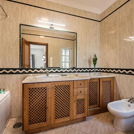 Nanna Lote 33 By Interhome * البوفيرا